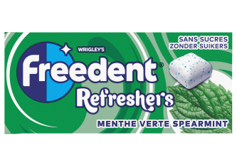 B.24 ETUIS FREEDENT REFRESHERS CHLORO